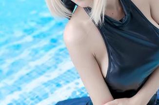 光看Kitkat Cosplay阿尔托莉雅Alter泳装图包，你的眼睛可能会溜走哦！